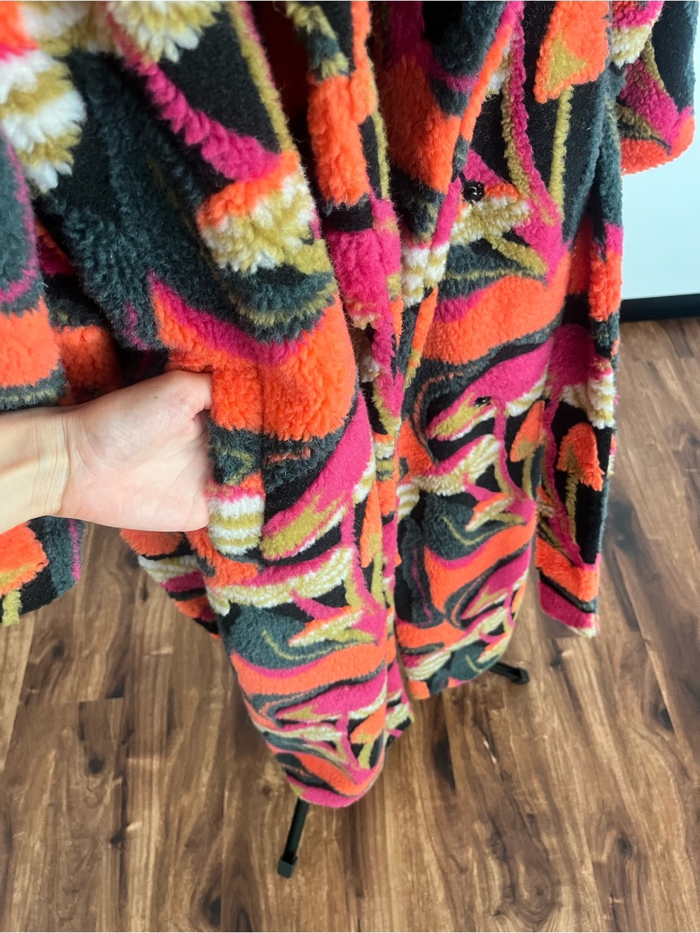 FARM Rio Vibrant Floral Plush Robe in Orange, Pink & Black - Picture 4 of 5
